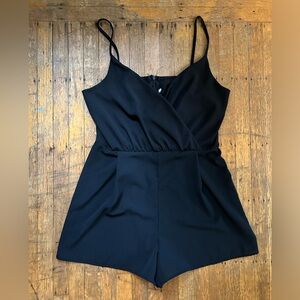 Black sleeveless romper size medium m